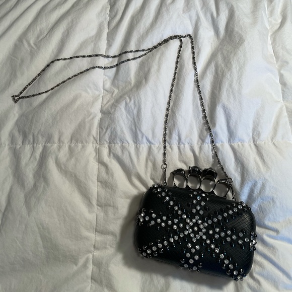 Royal Digs Clutch - Picture 1 of 6